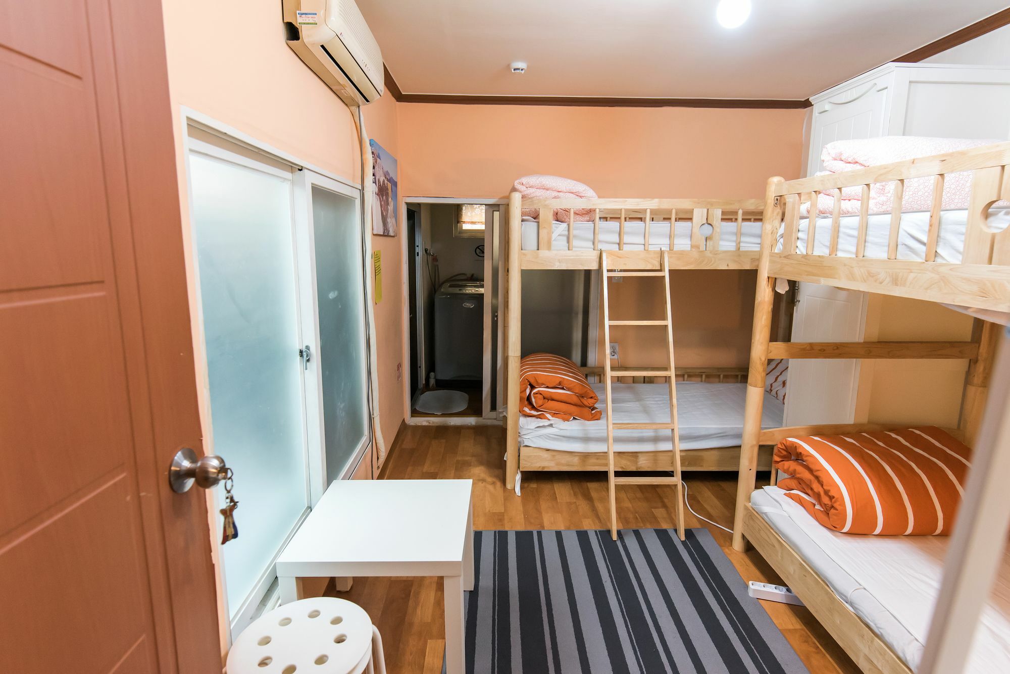 Jinho'S Black Whale Guest House & Bar Seoul Ngoại thất bức ảnh