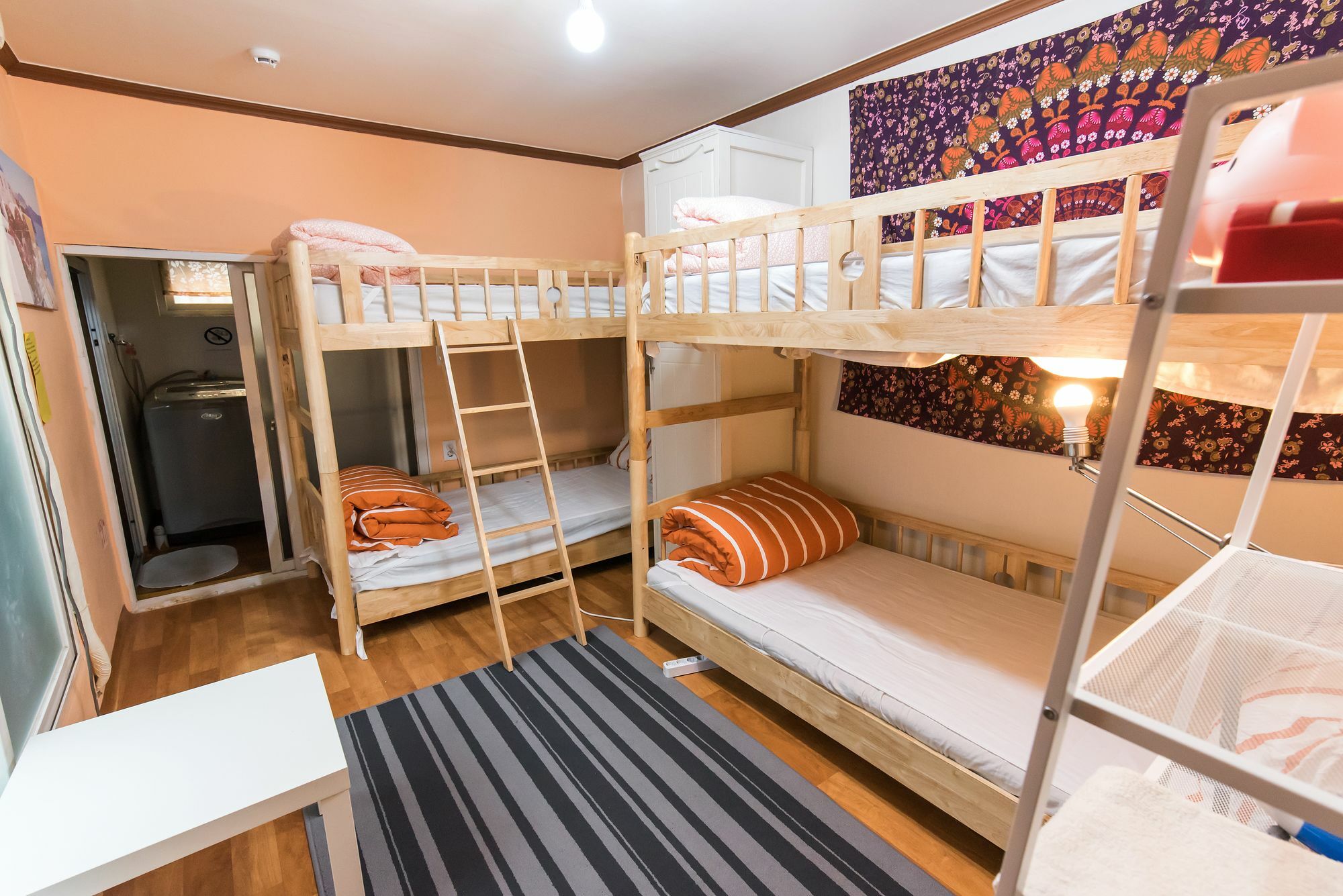 Jinho'S Black Whale Guest House & Bar Seoul Ngoại thất bức ảnh